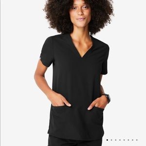 FIGS CASMA 3 POCKET SCRUB TOP